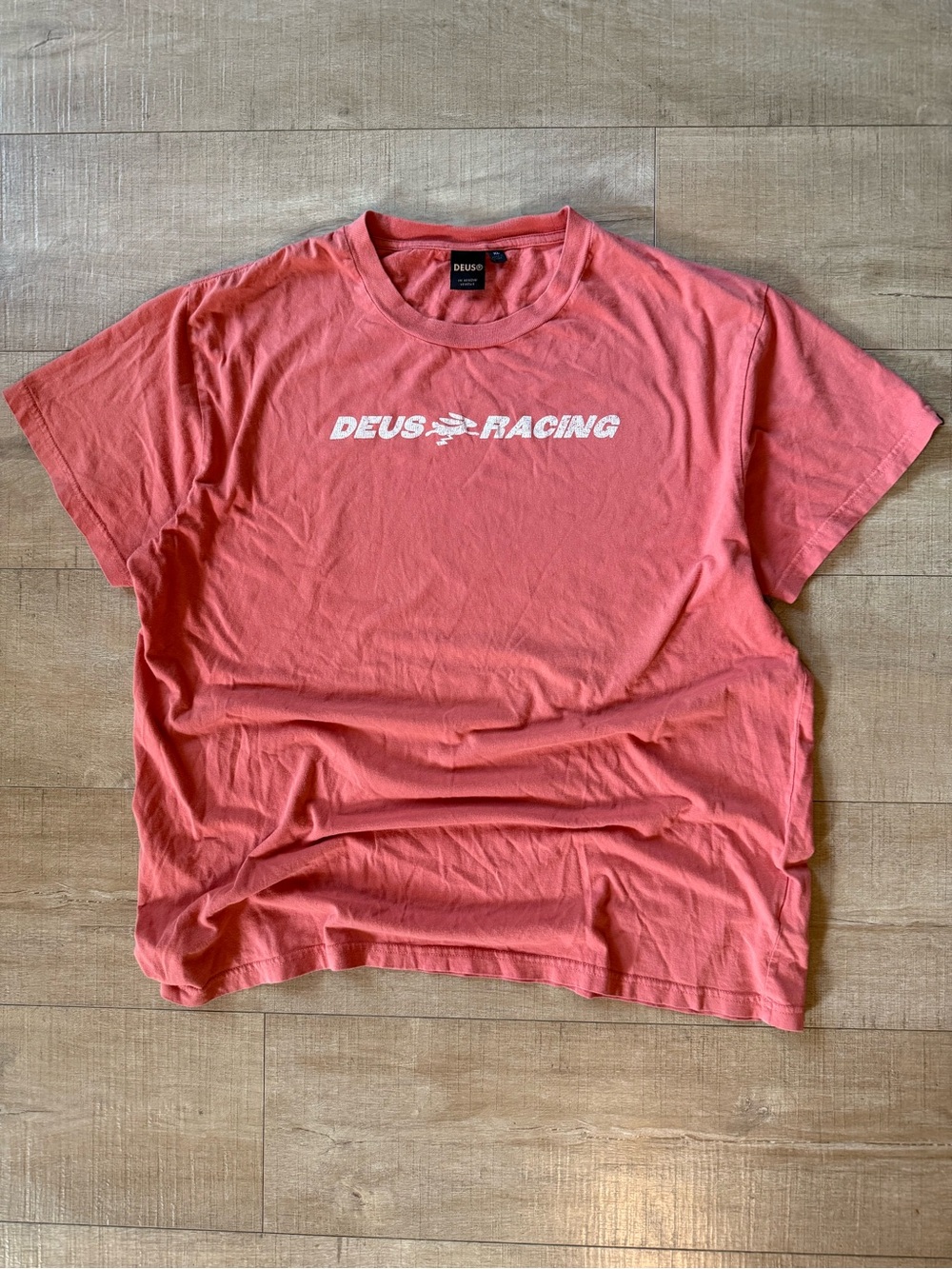 Deus Ex Machina Deus Racing Graphic Tee “rabbit run in burnt sienna” XL